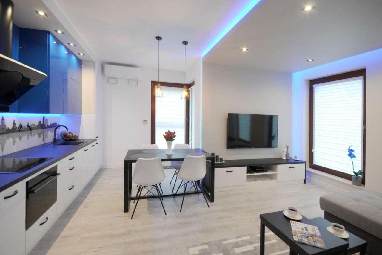 Bulwary Wislane P&O Serviced Apartments With Ac Warschau Exterior foto